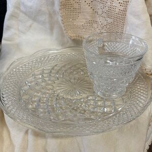 2 Anchor Hocking WEXFORD Scalloped Snack Plates w/Cups